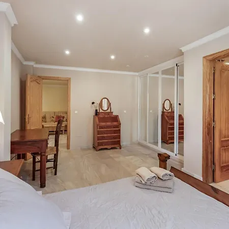 Villa Malagasuite Olmedo With Private Pool Benalmádena